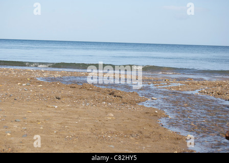 Vista sulla spiaggia e sul mare a Sandsend North Yorkshire Foto Stock