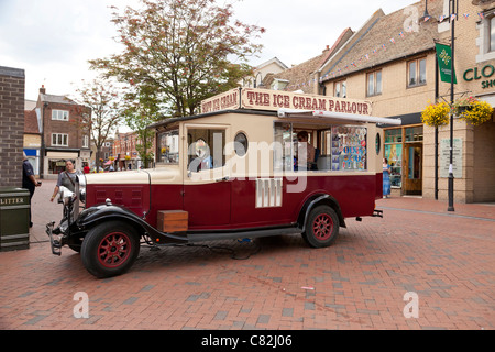 Vintage ice cream van a Ely, Regno Unito Foto Stock