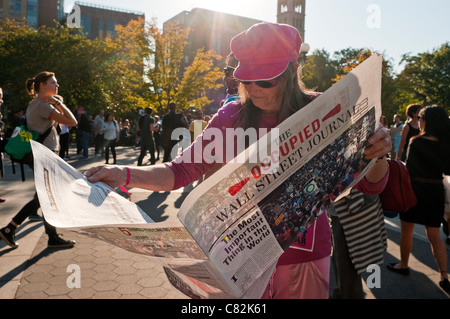 Dahy 22: OccupyWallStreet prende la loro Assemblea Generale di Washington Square Park Foto Stock