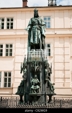 Statua di Carlo IV, vicino al Ponte Carlo (1848), Praga Foto Stock