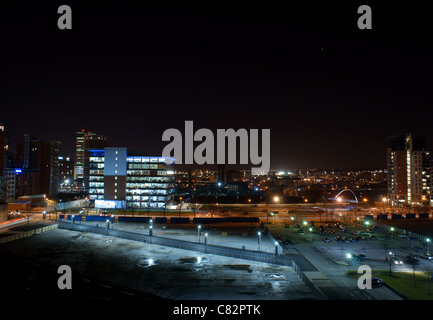 Leeds Cityscape di notte Foto Stock