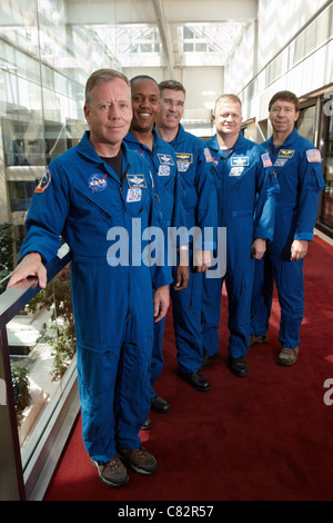 Gli astronauti che hanno volato l'ultimo mai scoperta dello Space Shuttle parlare di missione per Coutts client durante un tour di buona volontà del Regno Unito Foto Stock