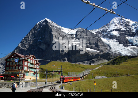 La ferrovia dello Jungfrau, Kleine Scheidegg, Svizzera. Foto Stock