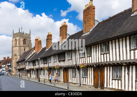 Case storiche lungo Church Street nella città vecchia, Stratford-upon-Avon, Warwickshire, Inghilterra, Regno Unito Foto Stock