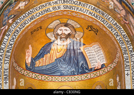 Gesù Cristo mosaico dell'abside, la Cappella Palatina e il Palazzo dei Normanni, Palermo, Sicilia, Italia Foto Stock