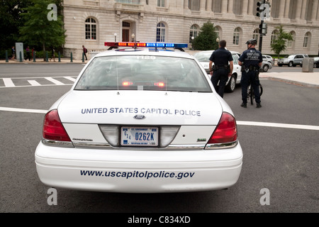 Macchina della polizia del Campidoglio degli Stati Uniti; automobile della polizia con le luci che lampeggiano, Washington DC USA Foto Stock