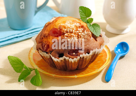 Muffin gigante con ciliegie. Ricetta disponibile.