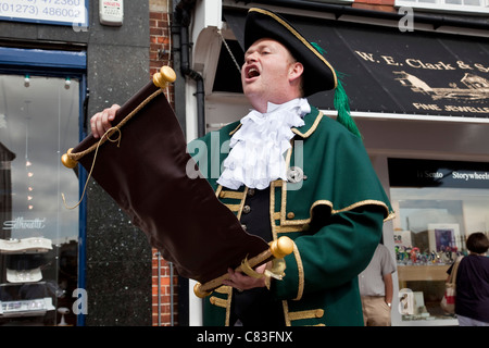 Town Crier, Lewes, Sussex, Inghilterra Foto Stock