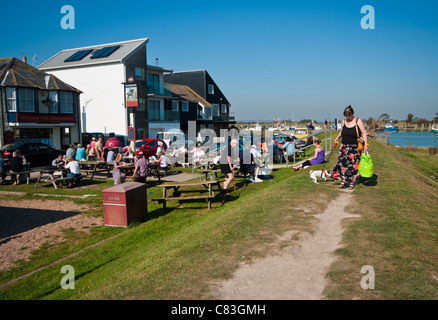 Porto di segale Riverfront in una giornata di sole East Sussex England Foto Stock