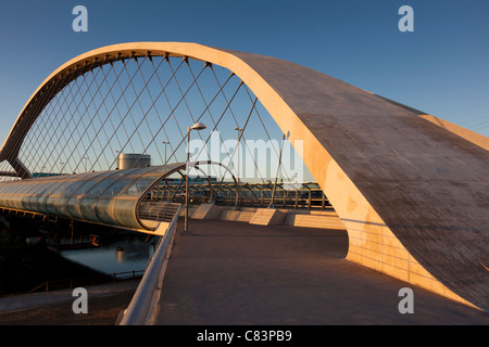 Ponte del terzo millennio, Zaragoza , Aragona, Spagna Foto Stock