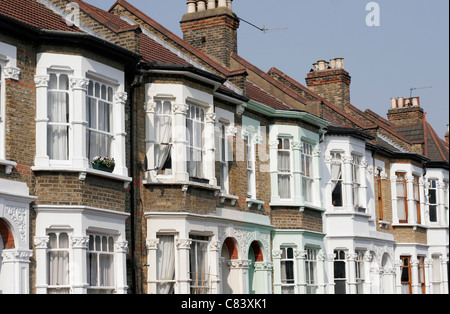 Fila di Victorian case a schiera, vicino a Stoke Newington, Nord di Londra Foto Stock