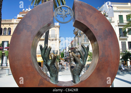 "Guardando al futuro" Facundo Bacardi scultura, Paseo Marítimo, Sitges, provincia di Barcelona, Catalogna, Spagna Foto Stock