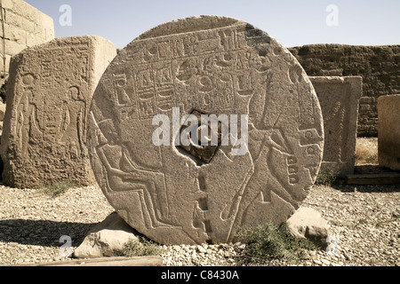Particolare rilievo a Dendera tempio Foto Stock
