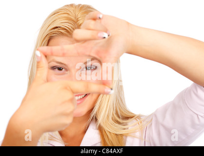 Bella giovane donna inquadratura con le dita, isolati su sfondo bianco Foto Stock