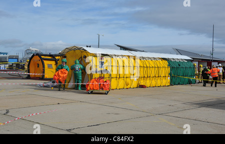 Regno Unito, grande catastrofe esercizio presso la vela olimpica venue, Portland nel Dorset, oltre 150 di polizia, vigili del fuoco, ambulanza e l'eliminazione della bomba Foto Stock