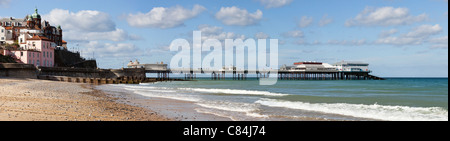 Cromer seafront, pier e Spiaggia di Norfolk Inghilterra Foto Stock