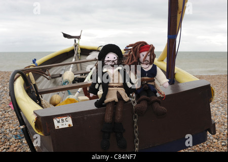 Attore di Hollywood Johnny Depp nel suo ruolo di capitano Jack Sparrow dai pirati dei Caraibi film avvistato in Worthing Foto Stock