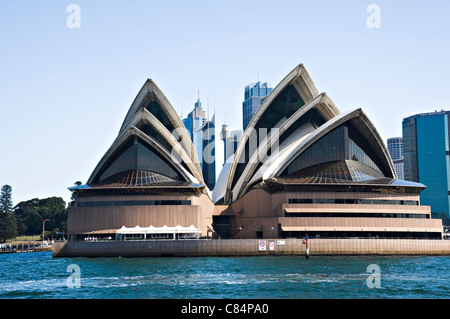 La bellissima Sydney Opera House Landmark Building di Bennelong Point Sydney New South Wales AUSTRALIA Foto Stock