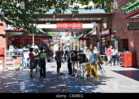 La colorata entrata a China Town e il Mercato Centrale di Adelaide Australia del Sud Foto Stock