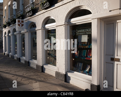 Cambridge University Press Bookshop in Cambridge Regno Unito nella luce del pomeriggio Foto Stock