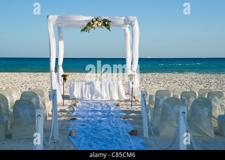 Tettoia per matrimonio sulla spiaggia, Reef Playacar Resort e Spa, Playa del Carmen, Messico Foto Stock