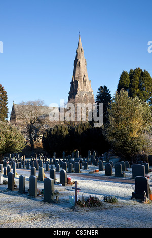 Vista di Ambleside Chiesa Parrocchiale di Santa Maria Vergine, Lake District, Cumbria, England, Regno Unito Foto Stock