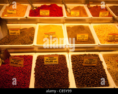 Il pepe in vendita presso il Mercato della Boqueria, Barcellona Foto Stock