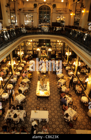 Rio de Janeiro, Brasile. Vista dal di sopra della parte interna del famoso 'La Confeitaria' Cafe Colombo. Foto Stock