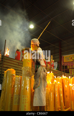 La preparazione di candele gigante , vegetariana festival nel tempio Cinese ,Bangkok Foto Stock