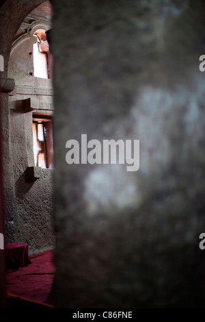 Interno del rock-conci di chiesa Bet Medhane Alem in Lalibela, l'Etiopia settentrionale, Africa. Foto Stock