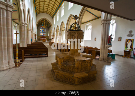 L'interno della chiesa di Santa Maria a Little Walsingham in Norfolk. Foto Stock