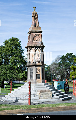 George V Memorial statua nei Giardini del Governo Rotorua Isola del nord della Nuova Zelanda Foto Stock