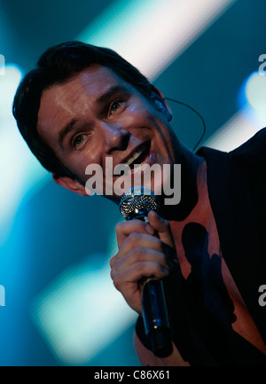 BELFAST, Regno Unito - 25 Maggio: Stephen Gately esegue con Boyzone all'Odyssey Arena di Belfast Foto Stock