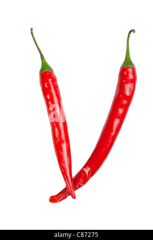 V lettera fatta dal peperoncino, con il tracciato di ritaglio Foto Stock
