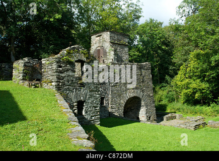 Il restaurato rimane del Duddon Iron Works e forno, vicino a Broughton, Cumbria, England Regno Unito Foto Stock