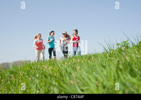 Giovani donne Jogging Foto Stock