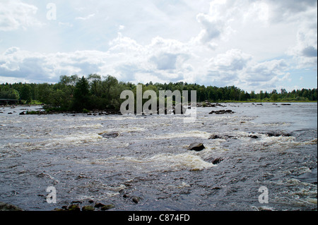 Rapida fra due laghi vicini Hedesunda, Svezia Foto Stock