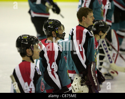 Theo Fleury giocando per la Belfast Giants in Regno Unito Elite League spareggio contro i capitelli di Edimburgo, Scozia. Fluery ha segnato il gioco goal vincente a Belfast il 4-2 sconfitta di Edimburgo per andare in seconda posizione nel gruppo di spareggio con tre home giochi della serie completa. Foto Stock