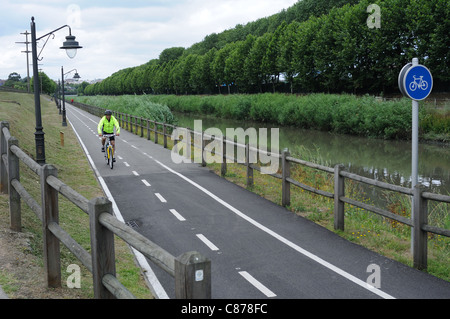 Pista ciclabile in AVILÉS . Principado de Asturias . Spagna Foto Stock