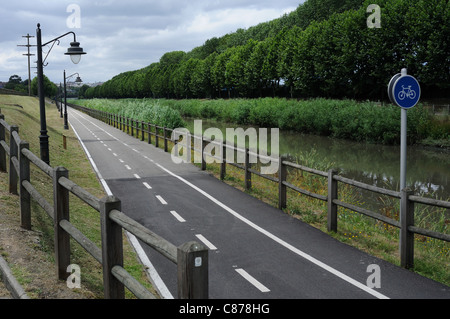 Pista ciclabile in AVILÉS . Principado de Asturias . Spagna Foto Stock