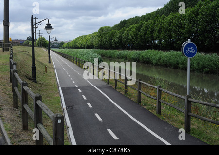 Pista ciclabile in AVILÉS . Principado de Asturias . Spagna Foto Stock