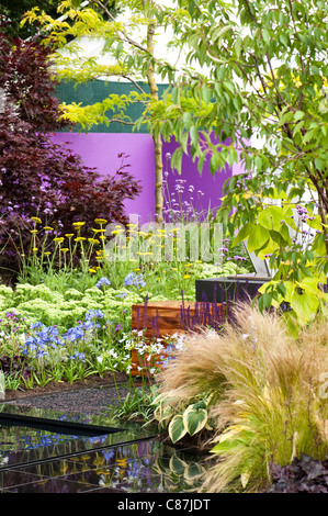 Salva una vita, goccia il coltello' mostrano giardino, 2011 RHS Flower Show Tatton Park Foto Stock