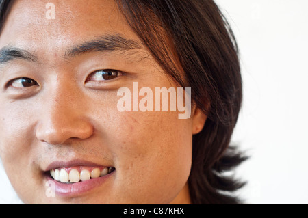 Asian giovane uomo ritratto-No negativo ha permesso di utilizzo Foto Stock