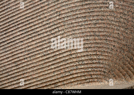 Close up della parrucca sulla testa dei caduti colosso di Ramesse II al Ramesseum, Tempio mortuario di Ramesse II, Luxor Foto Stock