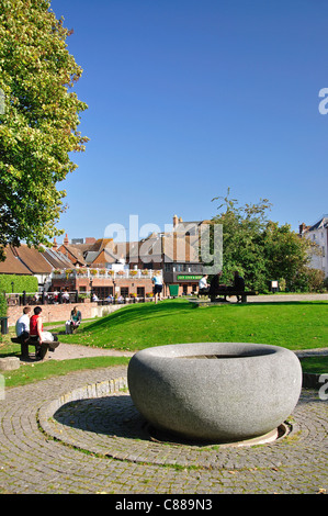 'Flusso e riflusso' scultura di Pietro Randall-Page, Newbury serratura, Newbury, Berkshire, Inghilterra, Regno Unito Foto Stock