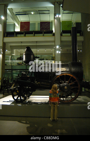 Stephenson's Rocket, un inizio di locomotiva a vapore dal 1829, visto presso il Science Museum di Londra, Inghilterra, Regno Unito. Foto Stock