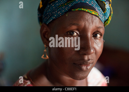 Ritratto di una donna di Bamako, in Mali. Foto Stock