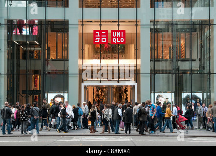 Grande apertura di Uniqlo flagship store a Manhattan su 15 Ottobre 2011 Foto Stock