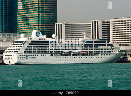 Crociera ormeggiate nel porto Victoria di Kowloon con Star Ferry Boat Hong Kong Cina Asia Foto Stock