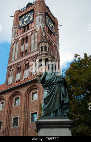 Eredità di Mondo Statua di Copernicus City Hall Torun Polonia Europa Foto Stock